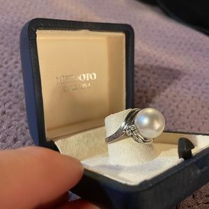 Mikimoto platinum .13 diamond and pearl ring